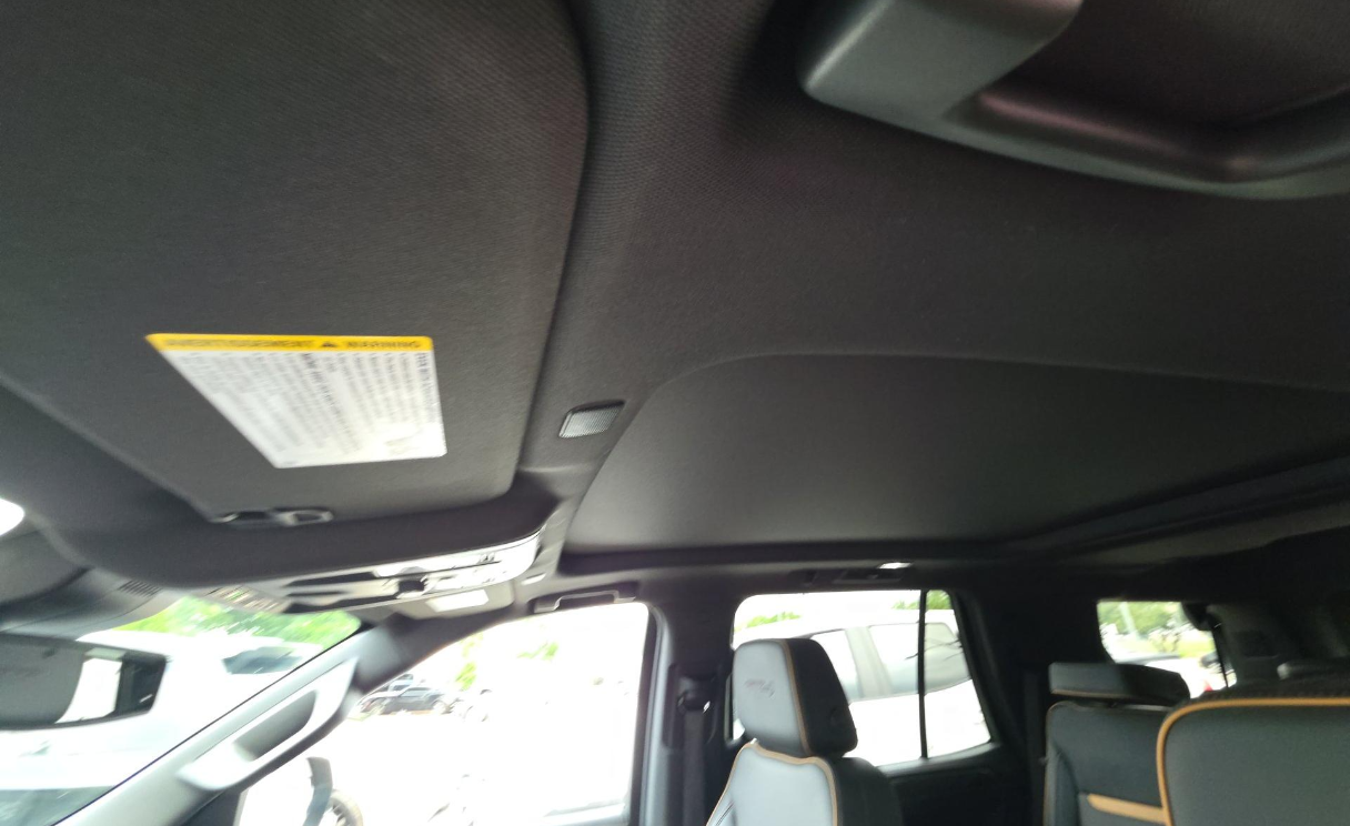 Used 2024 Silver GMC AT4 image 3