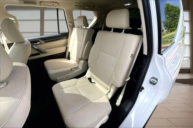 Used 2023 White Lexus 460 image 25