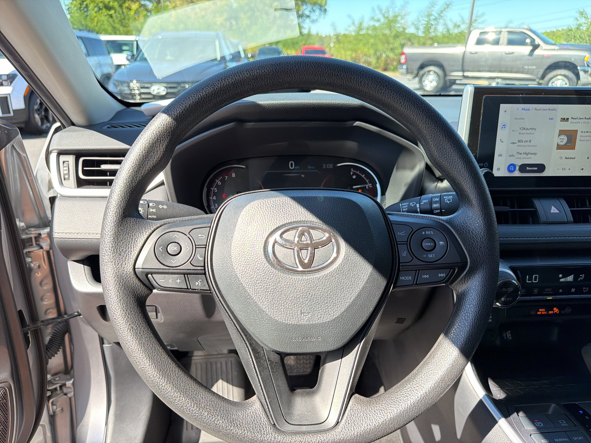 Used 2025 Silver Sky Metallic Toyota XLE image 21