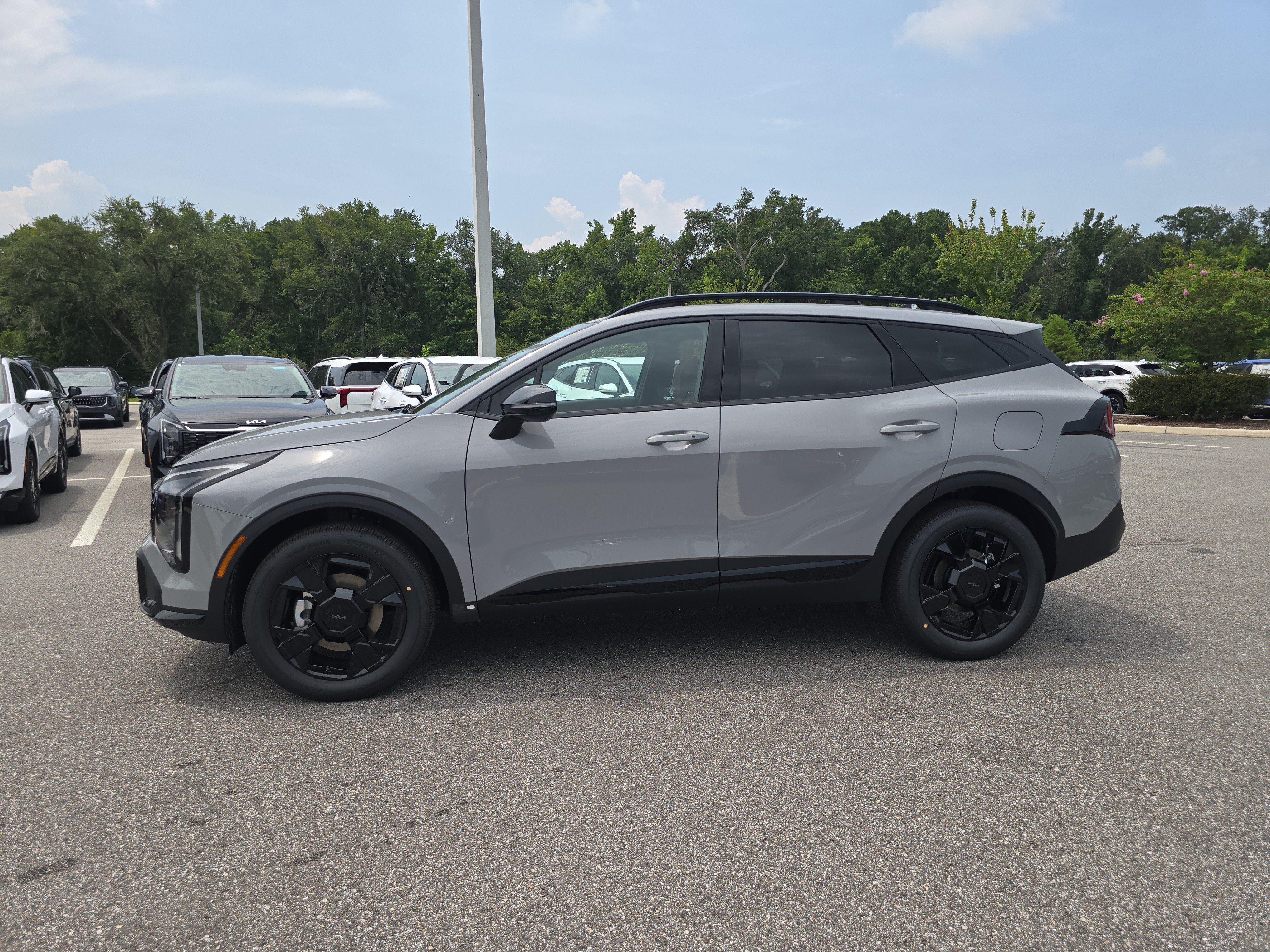 New 2027 Wolf Gray Kia X-Line image 5