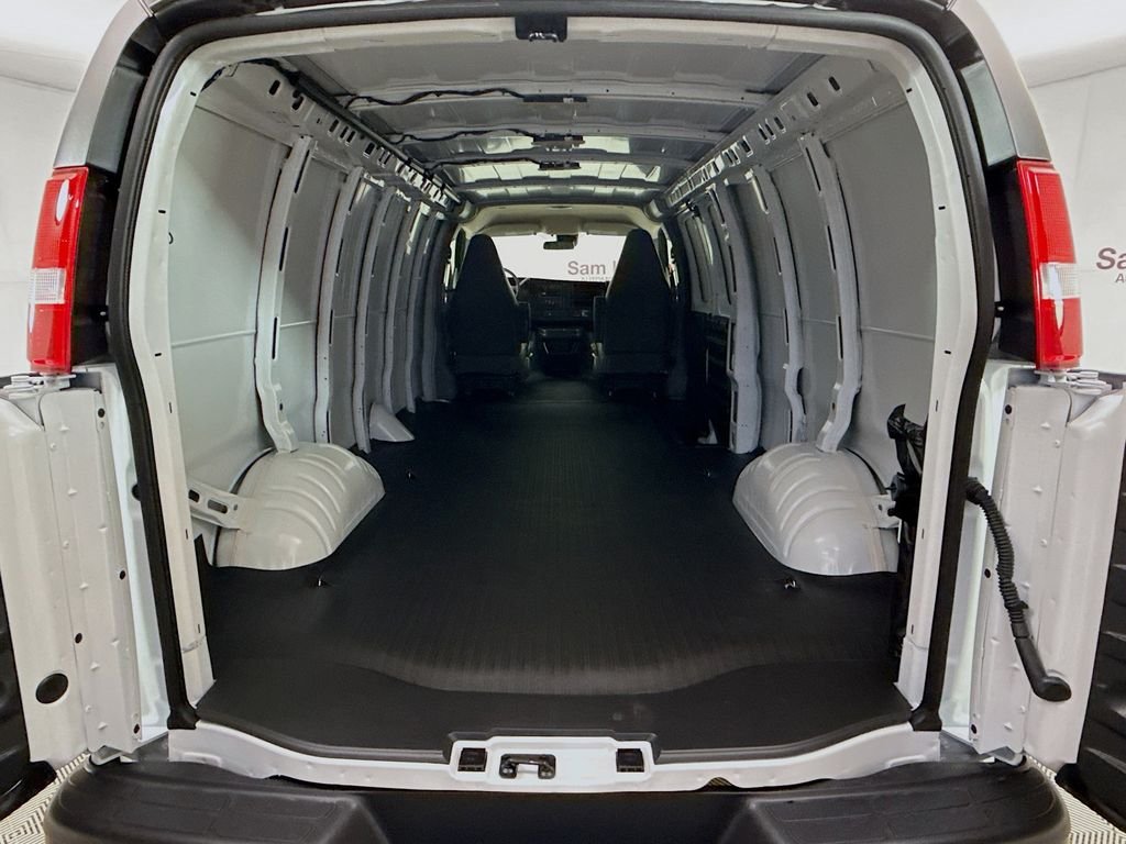 2026 Chevrolet Express Cargo Work Van - Photo 24