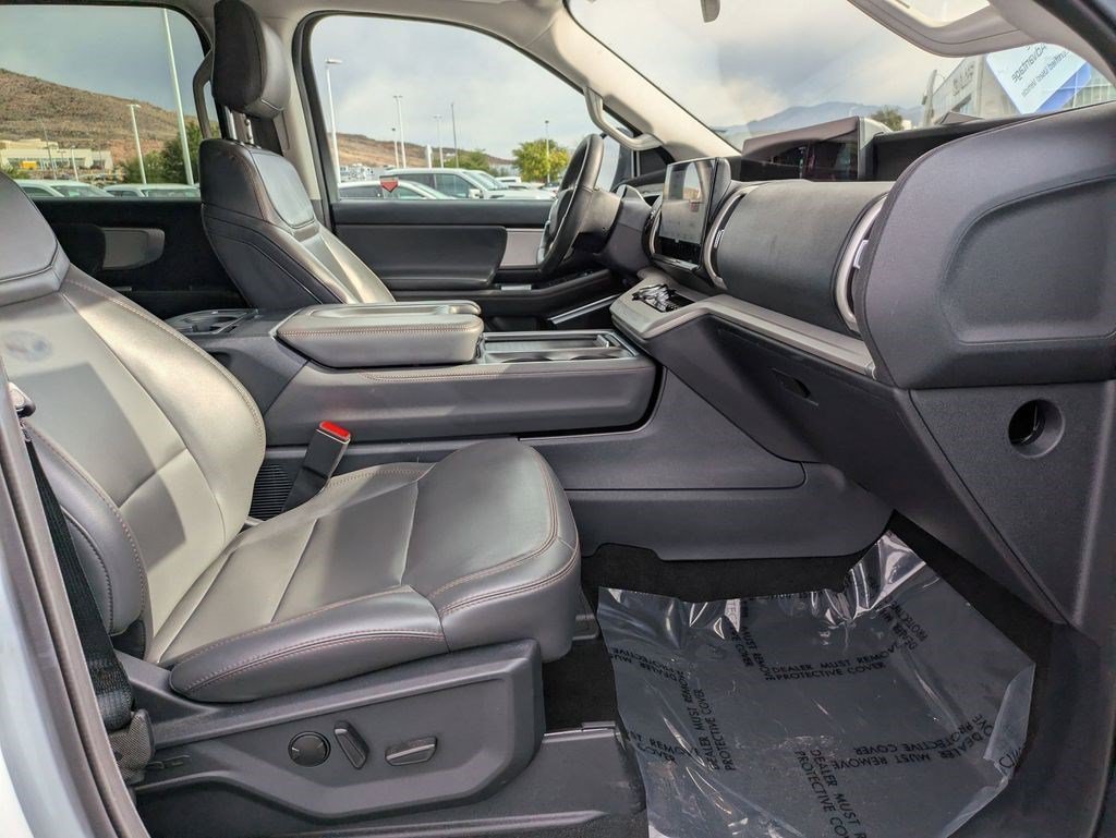 Used 2025 Silver Metallic Ford Active image 30