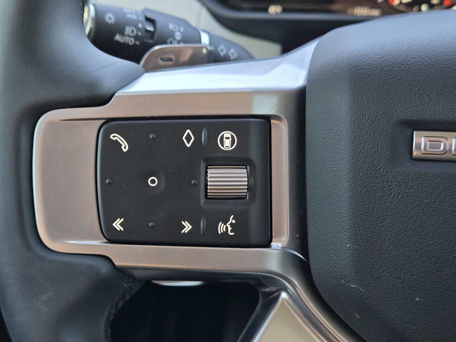 Used 2025 Fuji White Land Rover S image 8