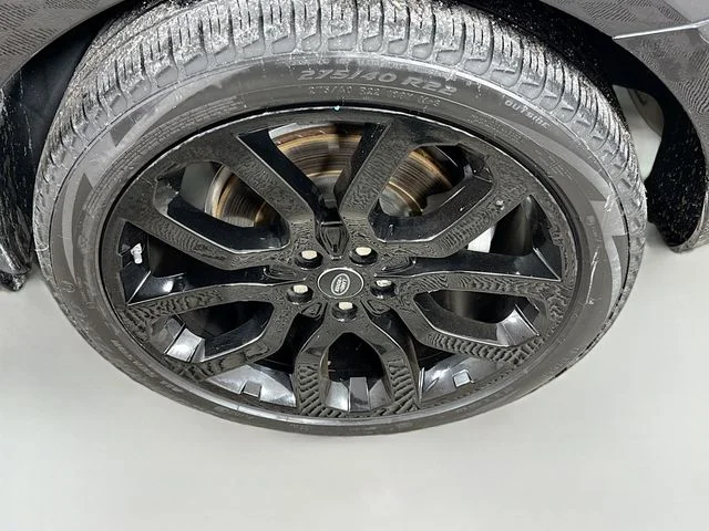 Used 2021 Black Land Rover HSE Silver Edition image 33