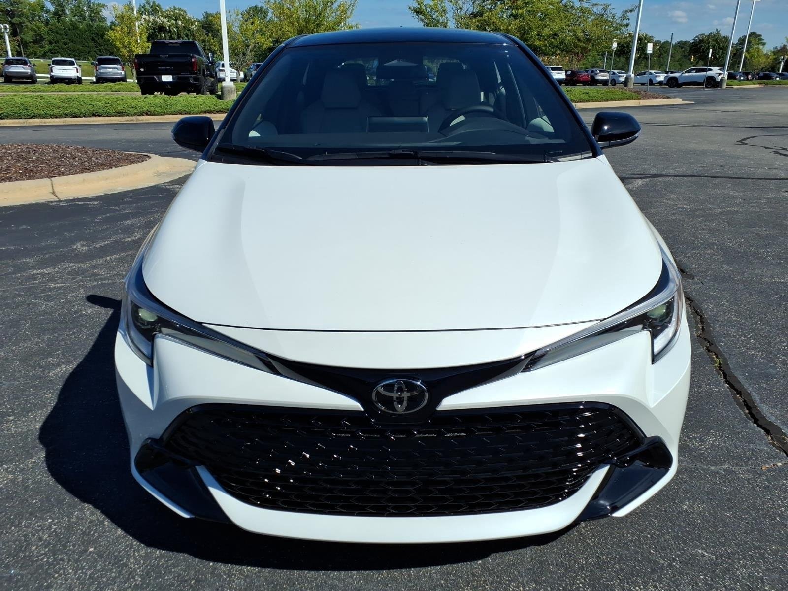 New 2027 Wind Chill Pearl with Black roof Toyota SE image 7