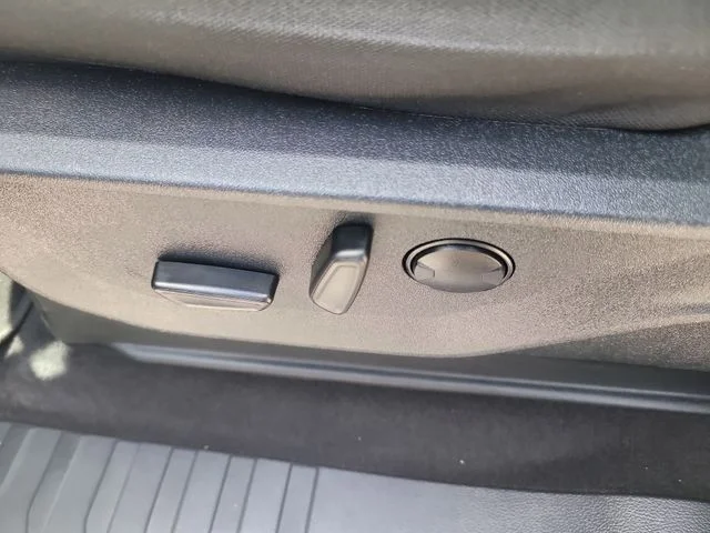 Used 2023 Gray Ford XLT image 20