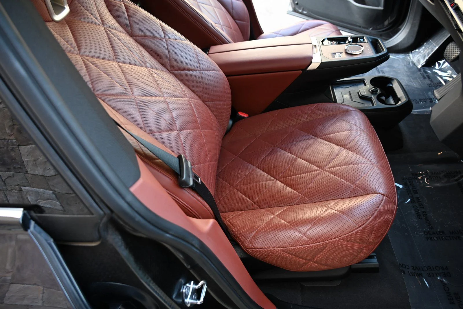 Used 2024 Dark Graphite BMW xDrive50 image 21
