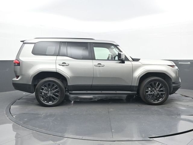 Used 2024 Atomic Silver Lexus 550 Premium image 2