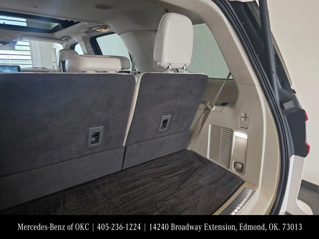 Used 2019 White Lincoln Reserve image 8