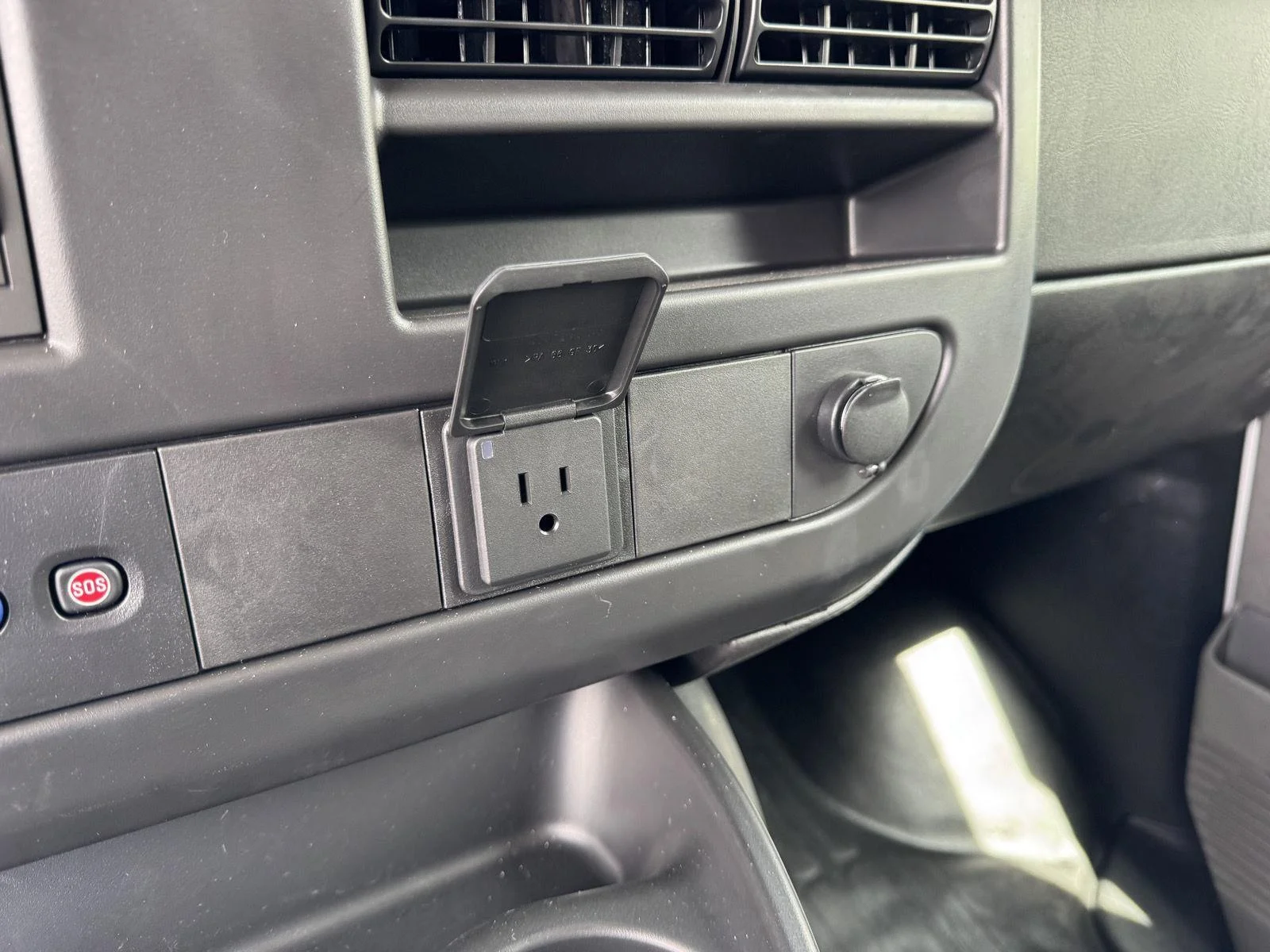 2025 GMC Savana Cargo Work Van - Photo 25