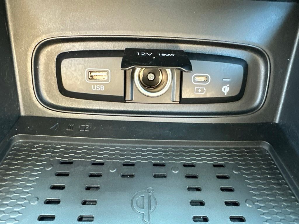 Used 2023 White Hyundai Limited image 16