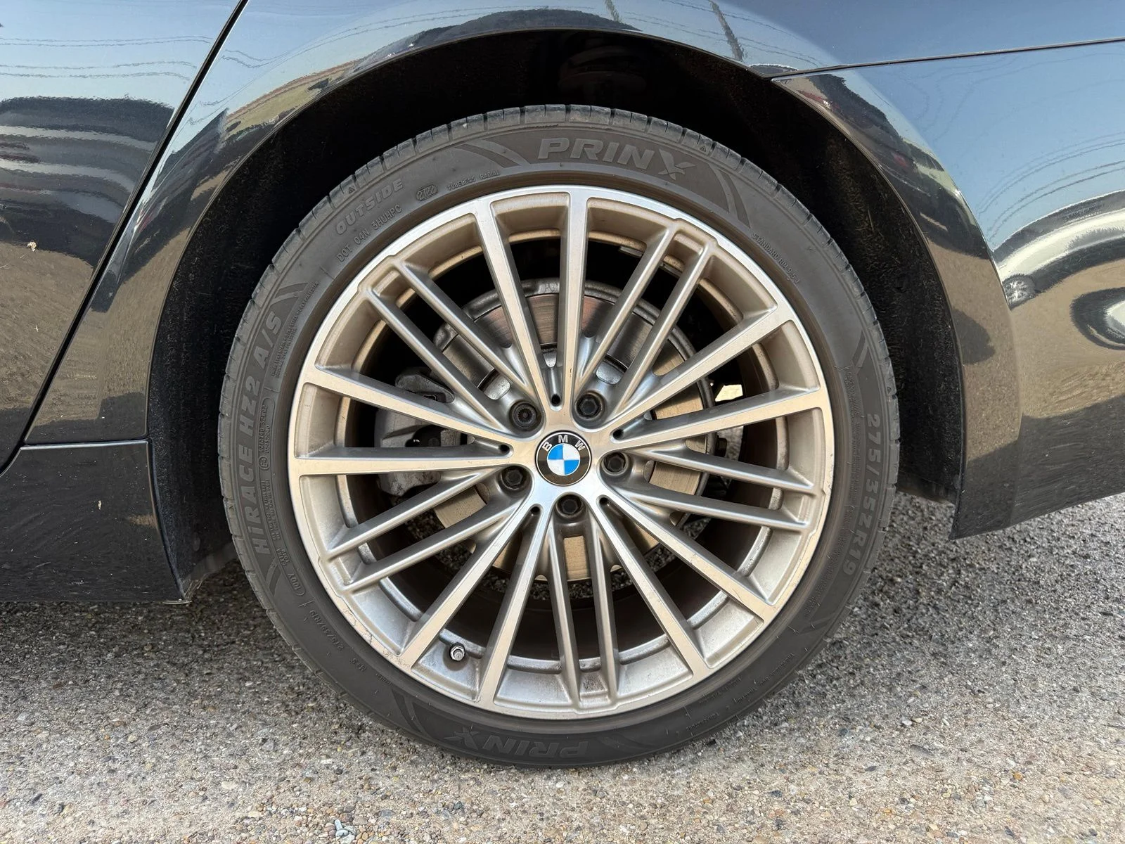 Used 2019 Black BMW 530e iPerformance image 15