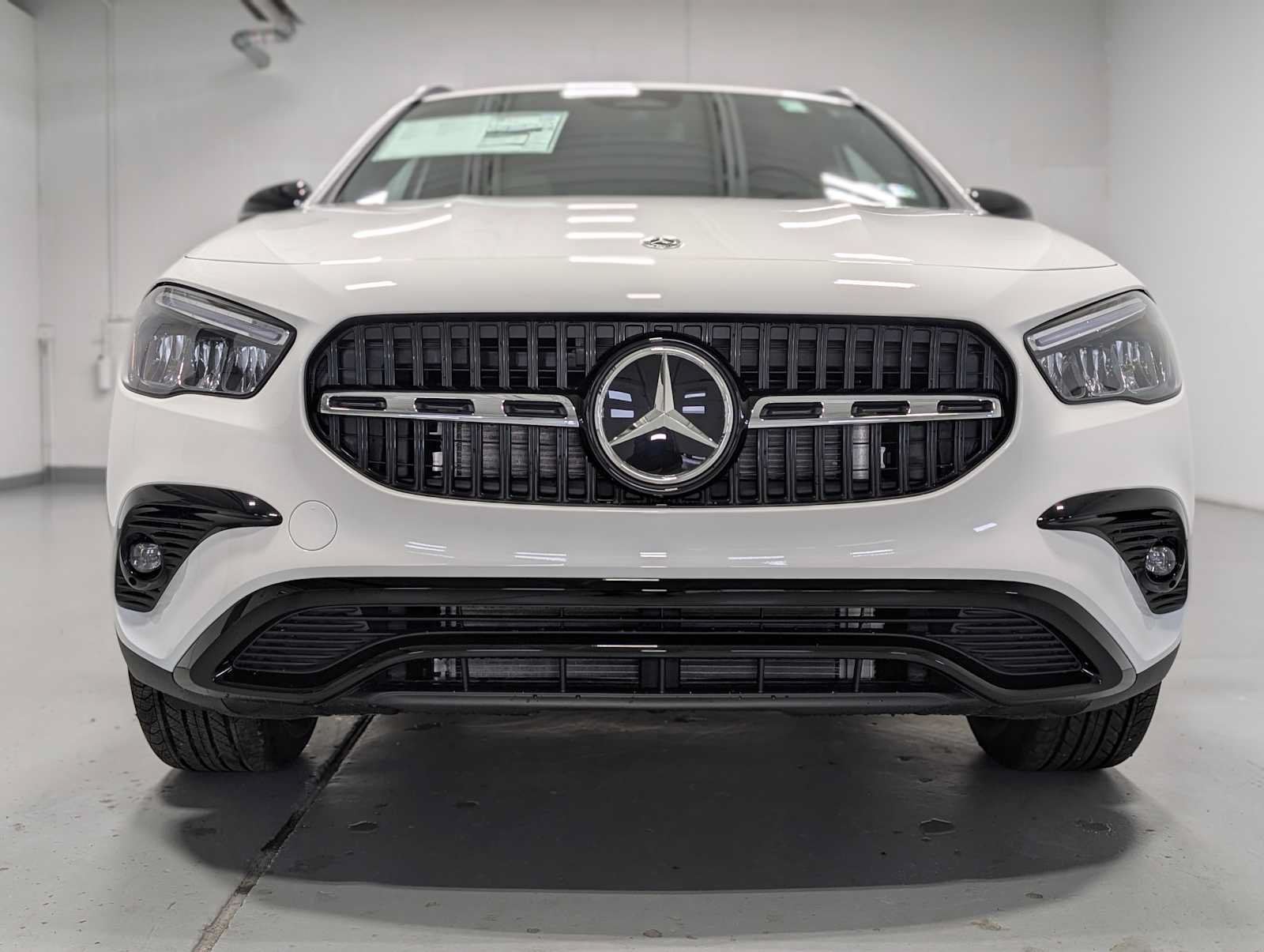 New 2026 Polar White Mercedes-Benz GLA 250 image 2