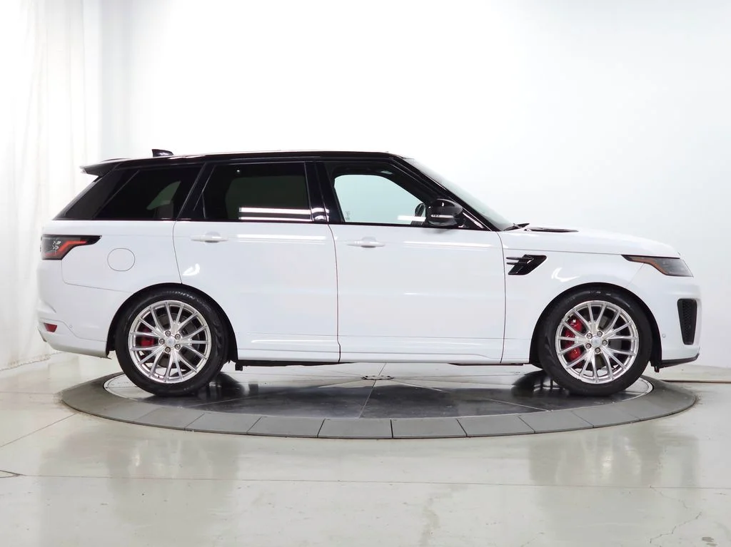 Used 2022 Fuji White Land Rover SVR image 9
