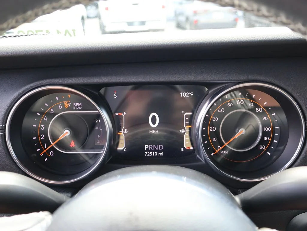 Used 2022 Silver Jeep Overland image 27