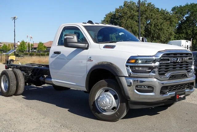 New 2025 Bright White Clearcoat RAM Tradesman image 2