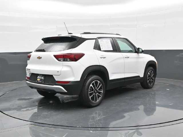 Used 2026 Summit White Chevrolet LT image 6