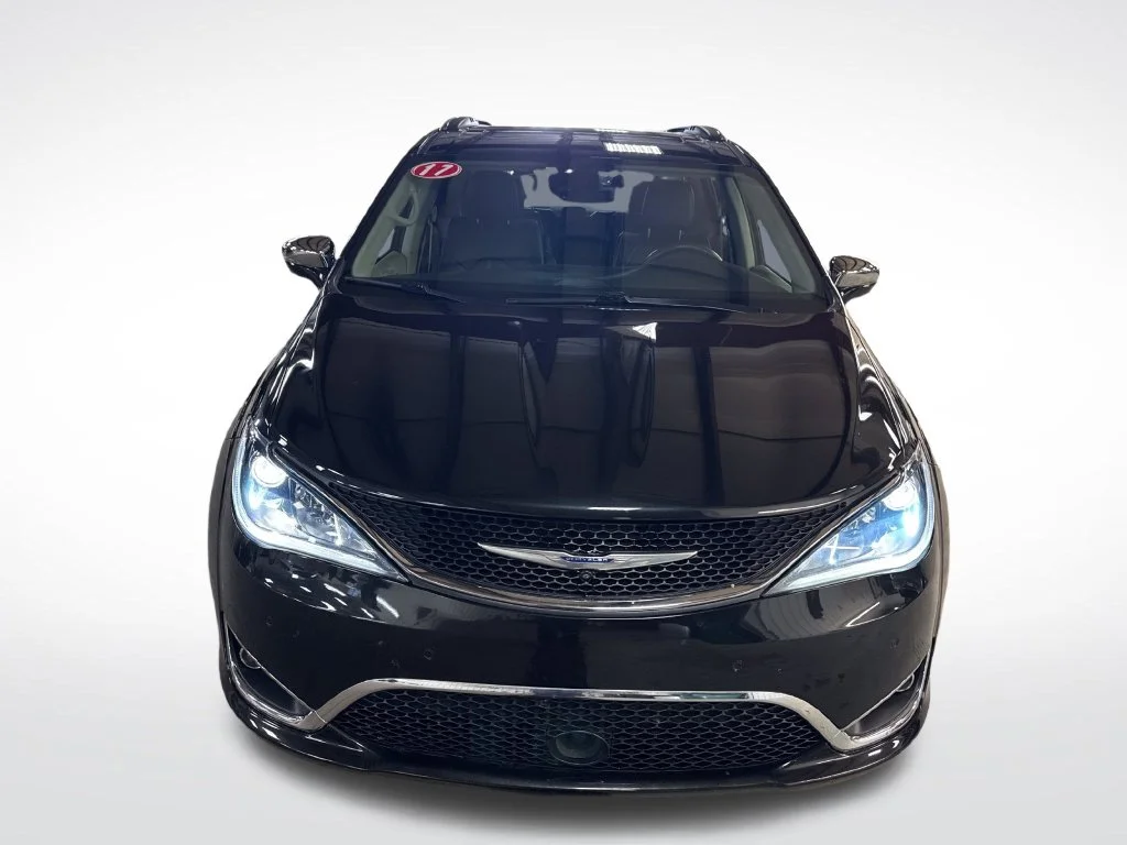 Used 2017 Black Chrysler Limited image 8