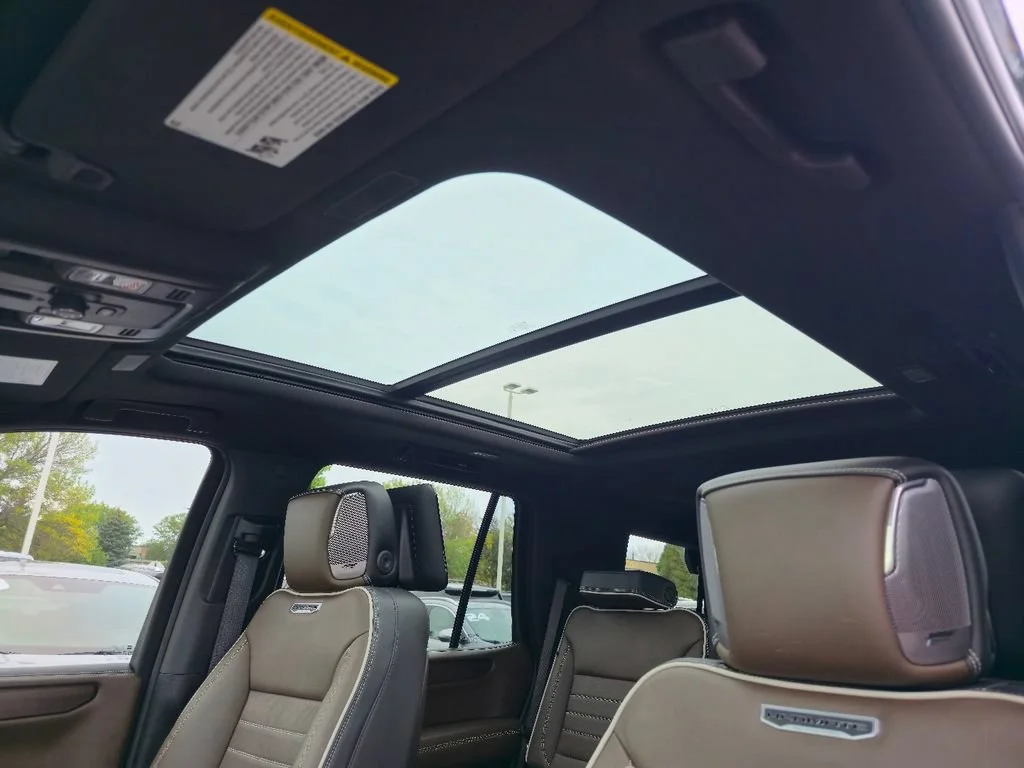 2025 GMC Yukon Denali Ultimate - Photo 21