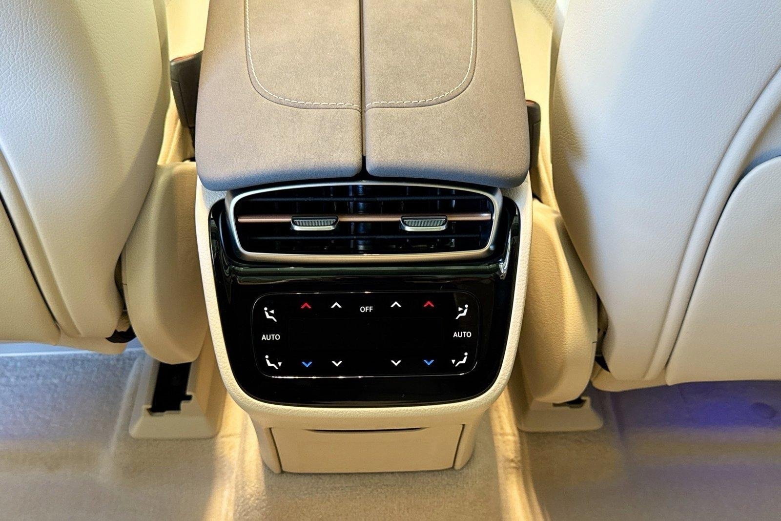 New 2026 Obsidian Black Metallic Mercedes-Benz EQS 400 image 23