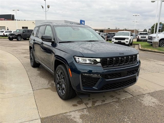 New 2027 Fathom Blue Pearl-Coat Paint Jeep Summit image 3