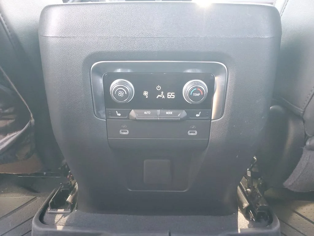 Used 2024 Summit White Chevrolet RST image 27