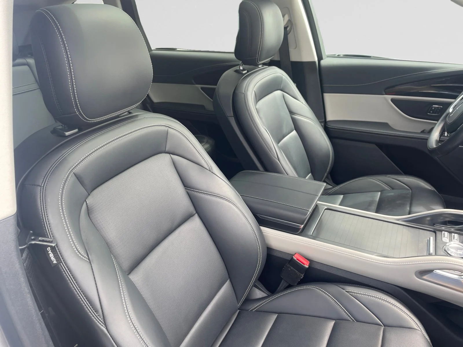 Used 2025 WHITE Lincoln PREMIERE AWD image 12