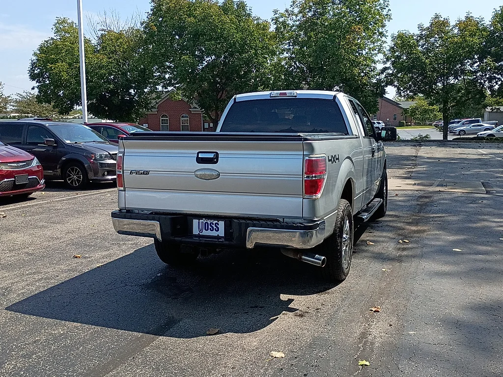 Used 2011 Ingot Silver Metallic Ford XLT image 3
