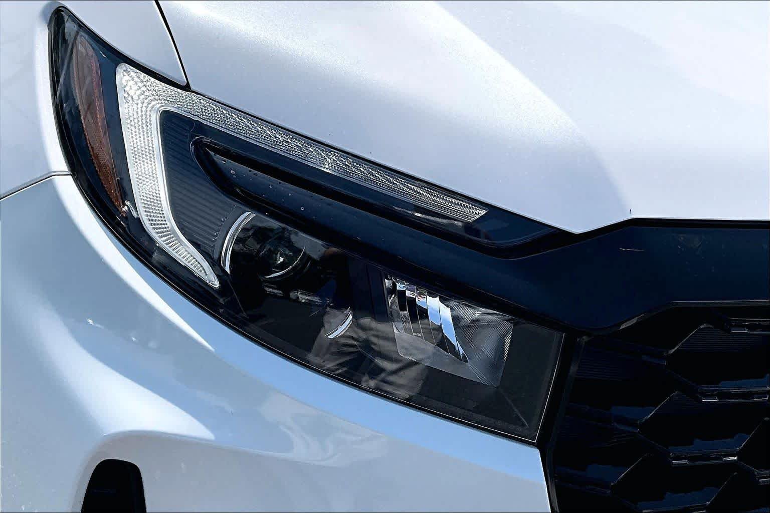 Certified Used 2023 Platinum White Pearl Honda AWD ELITE image 27