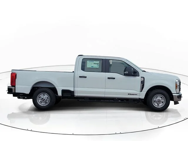 New 2026 Oxford White Ford XL image 4