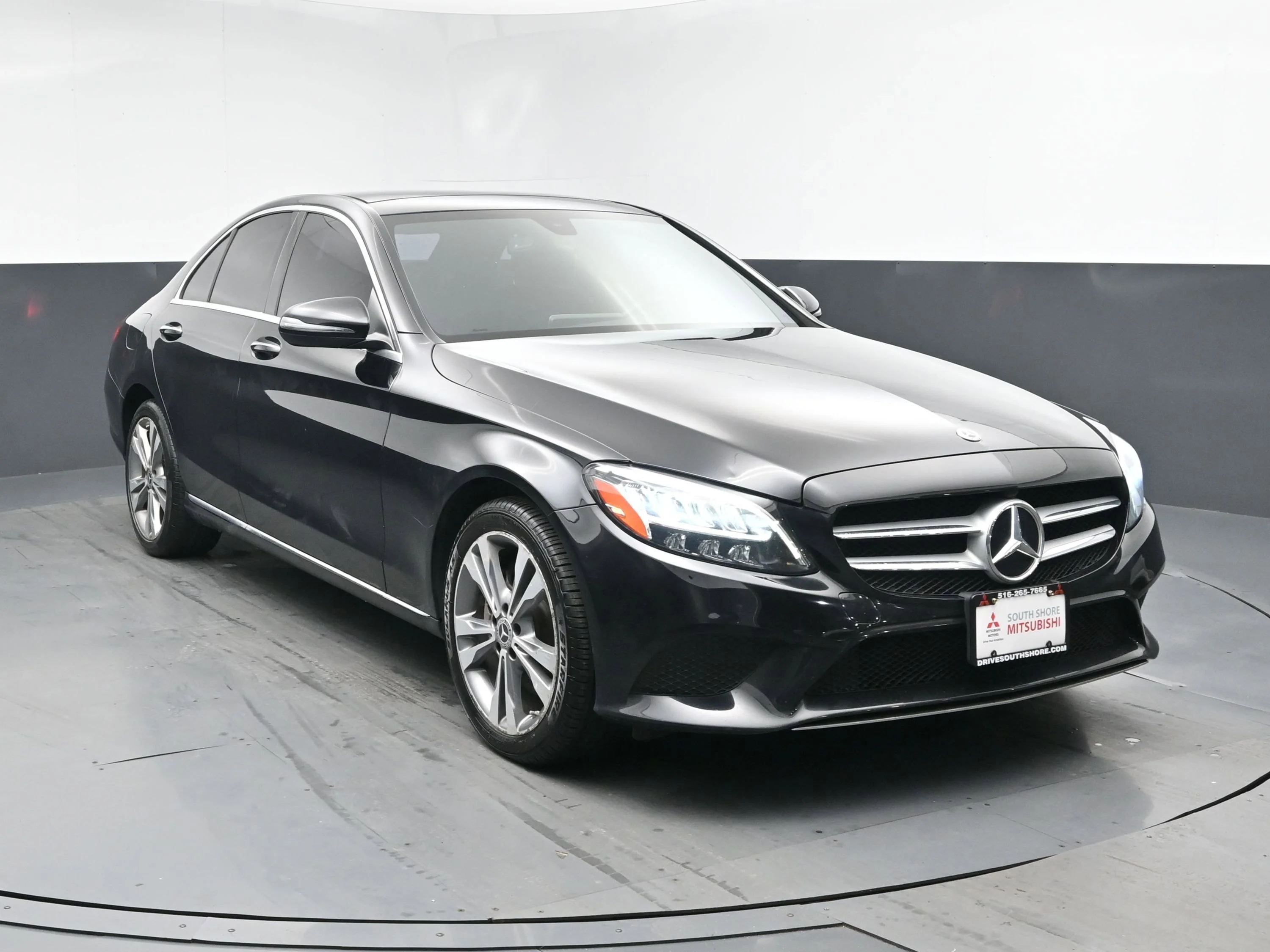 Used 2019 Mercedes-Benz C-Class Sedan C300 with VIN 55SWF8EB7KU285171 for sale in Freeport, NY