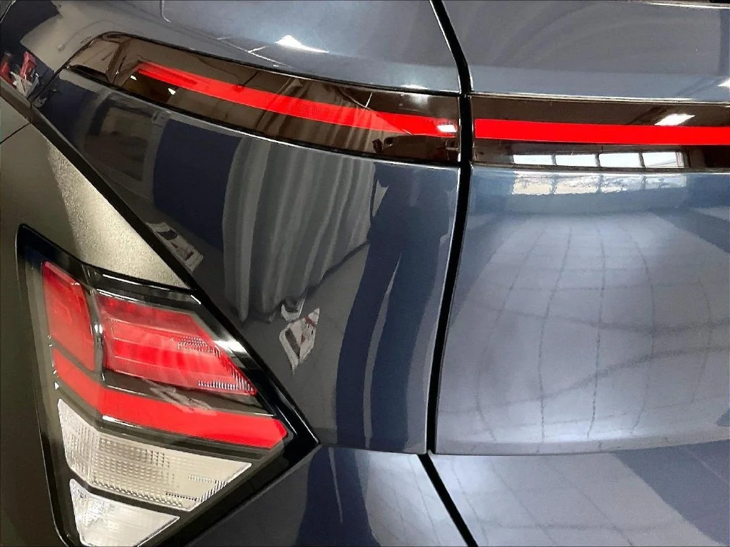 Used 2024 Blue Hyundai SEL image 32