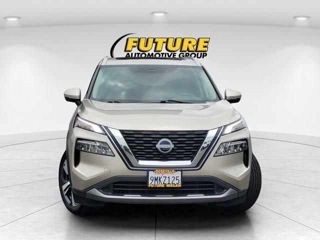 Used 2023 Gold Nissan SL image 2