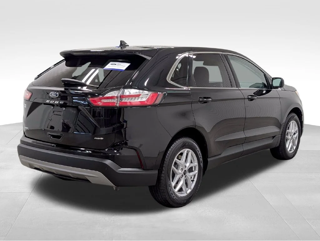 Certified Used 2024 Agate Black Metallic Ford SEL image 19