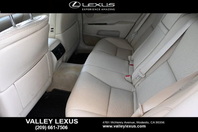 Used 2015  Lexus 460 image 16