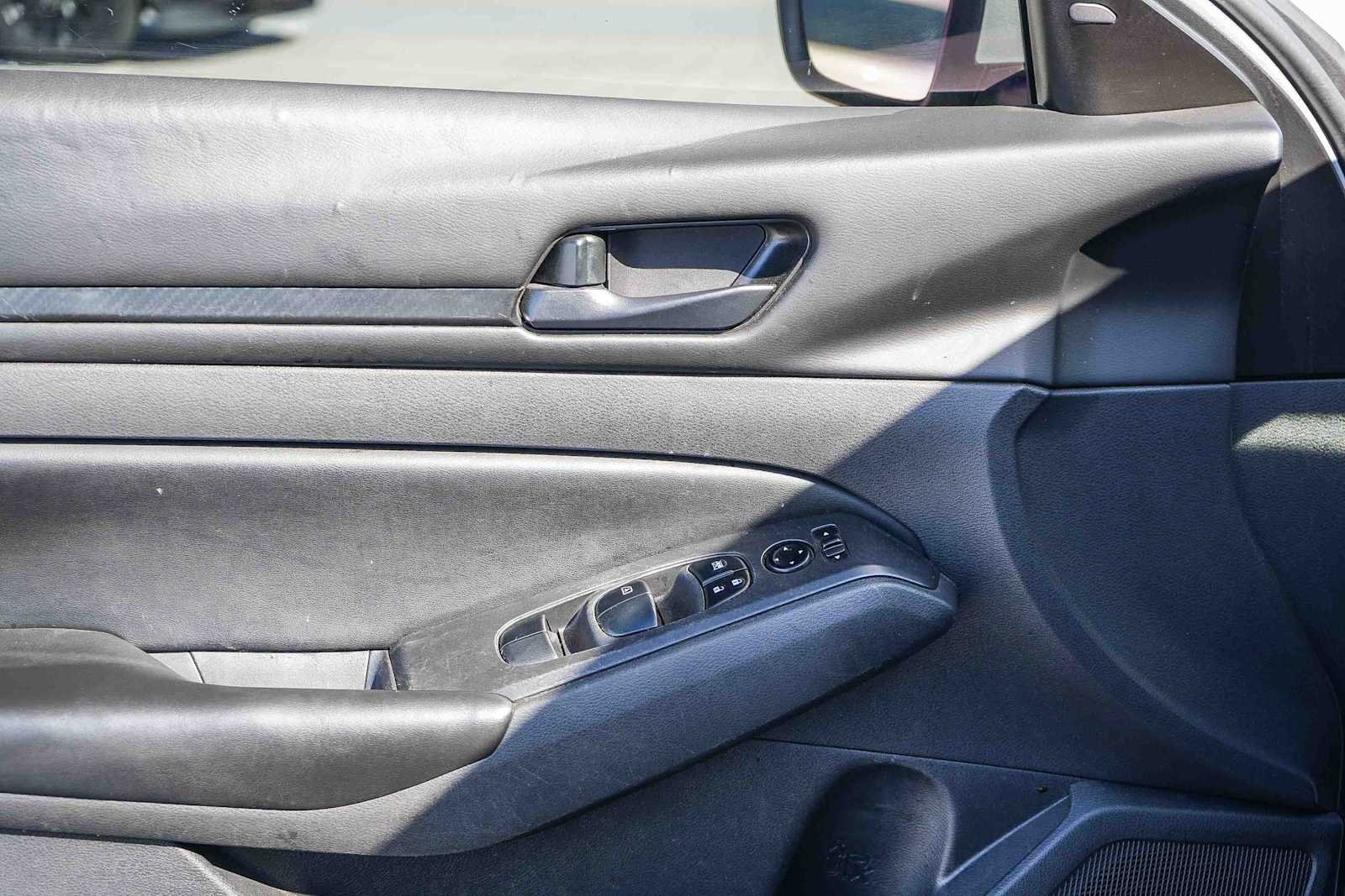 Used 2023 Brilliant Silver Metallic Nissan 2.5 S image 15