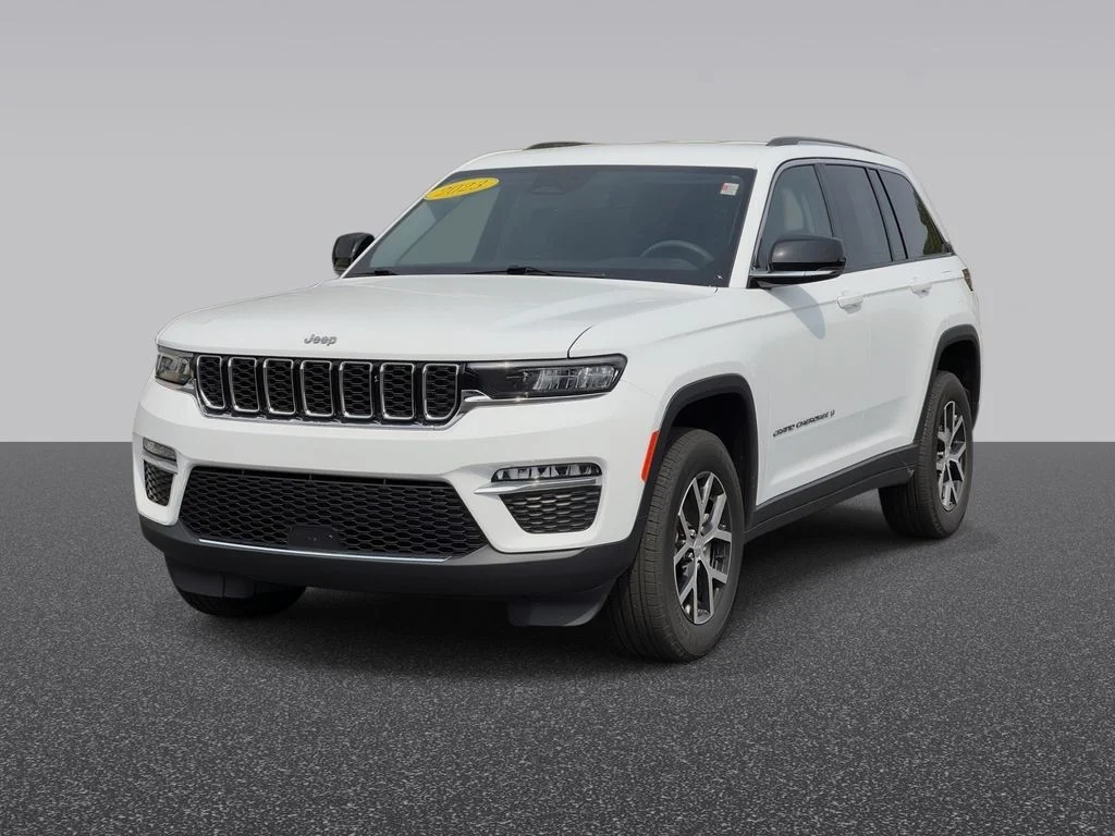 Used 2023 White Jeep Limited image 2