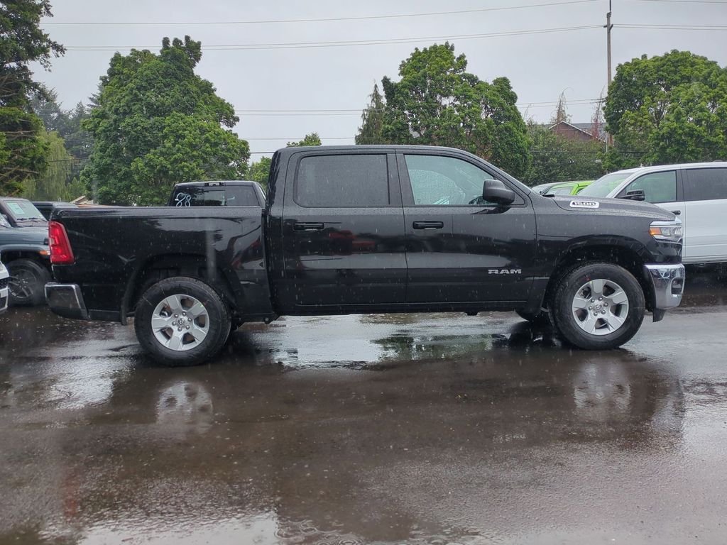 New 2026 Diamond Black Crystal Pearl-Coat Exterior Paint RAM Big Horn/Lone Star image 8