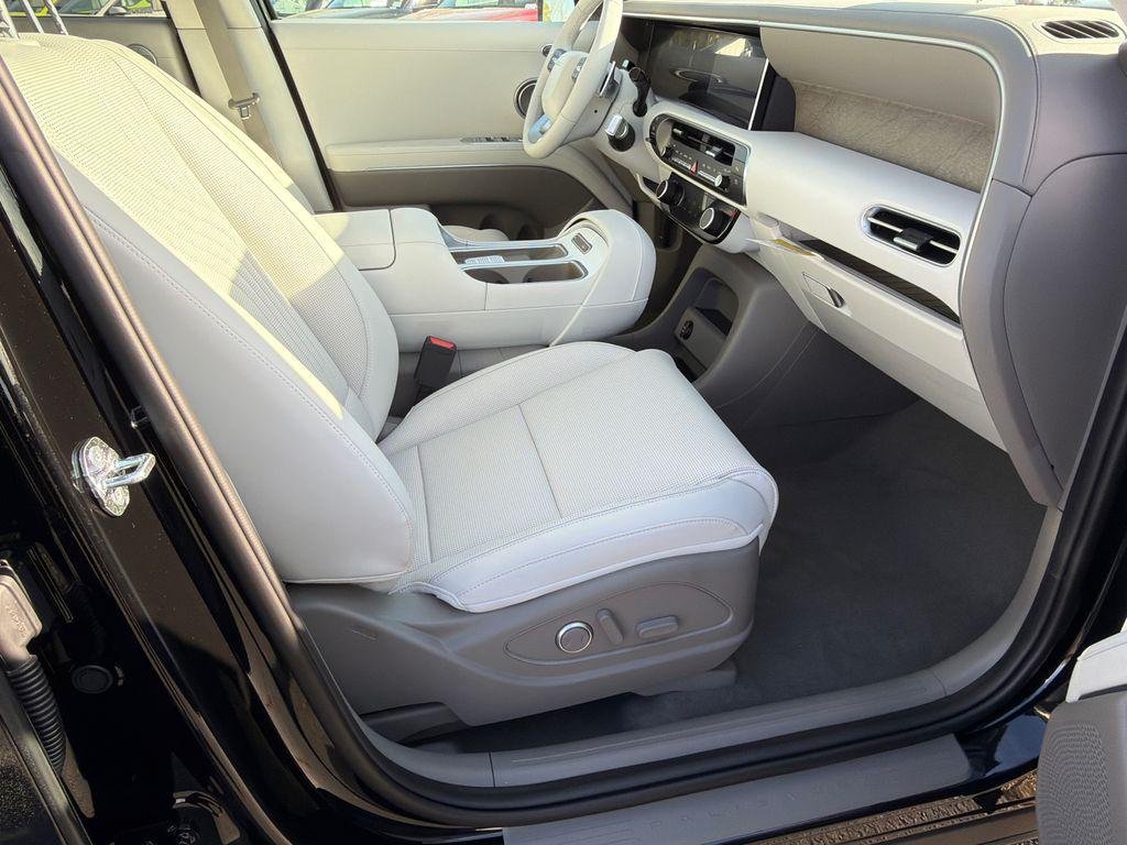 New 2026 Black Hyundai SEL Premium FWD image 13