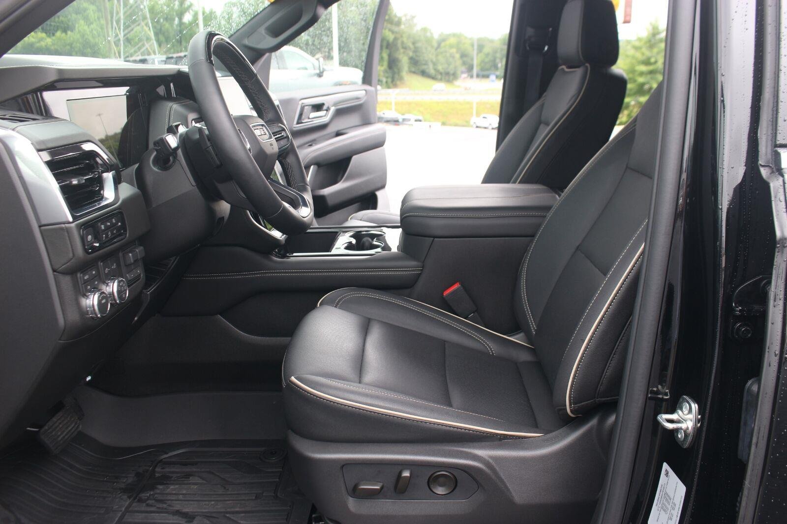 Used 2026 Onyx Black GMC Elevation image 19