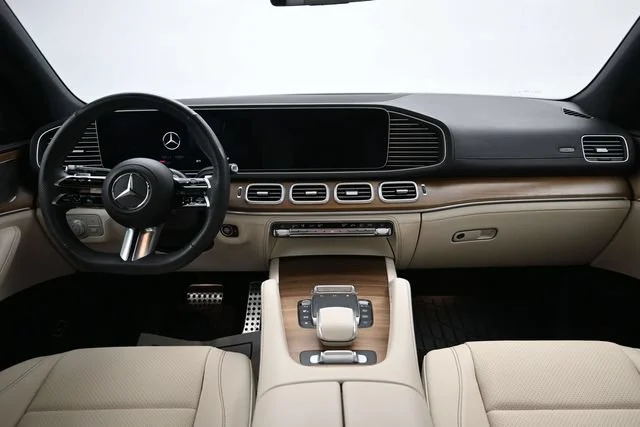 Used 2024 White Mercedes-Benz GLS 450 image 21