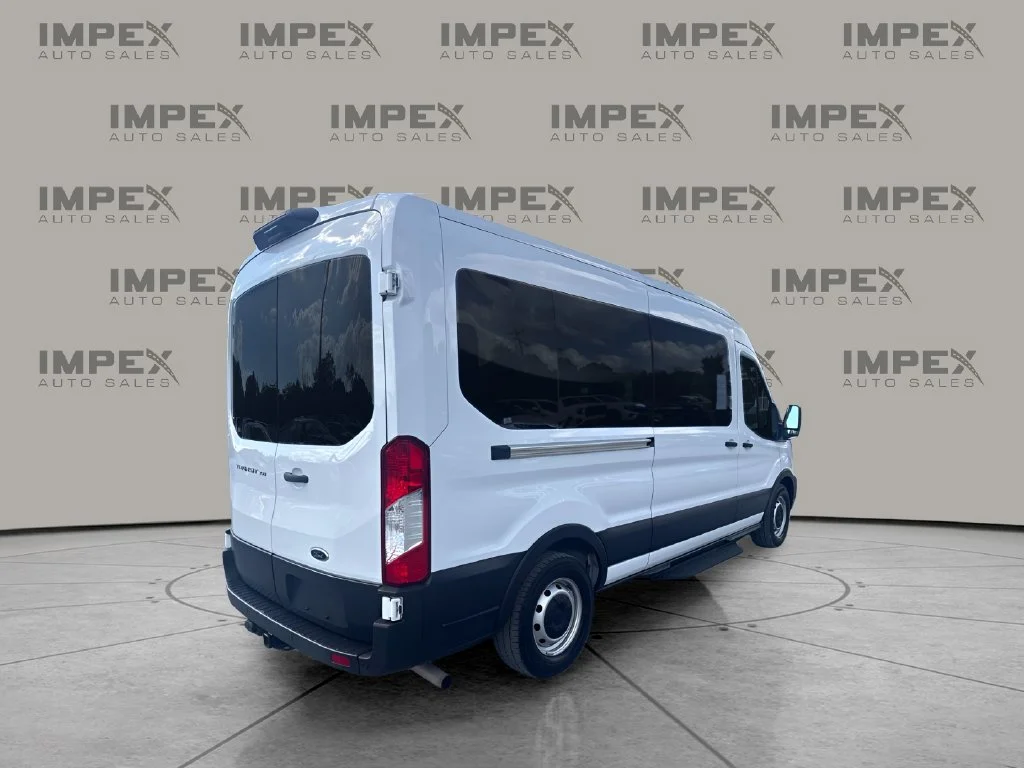 Used 2023 White Ford XL image 5