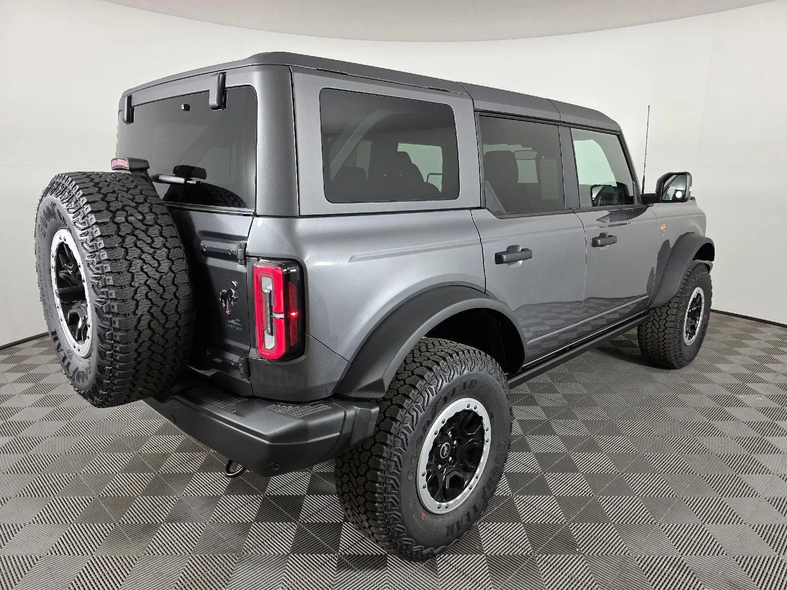 Used 2025 Carbonized Gray Metallic Ford Badlands image 8