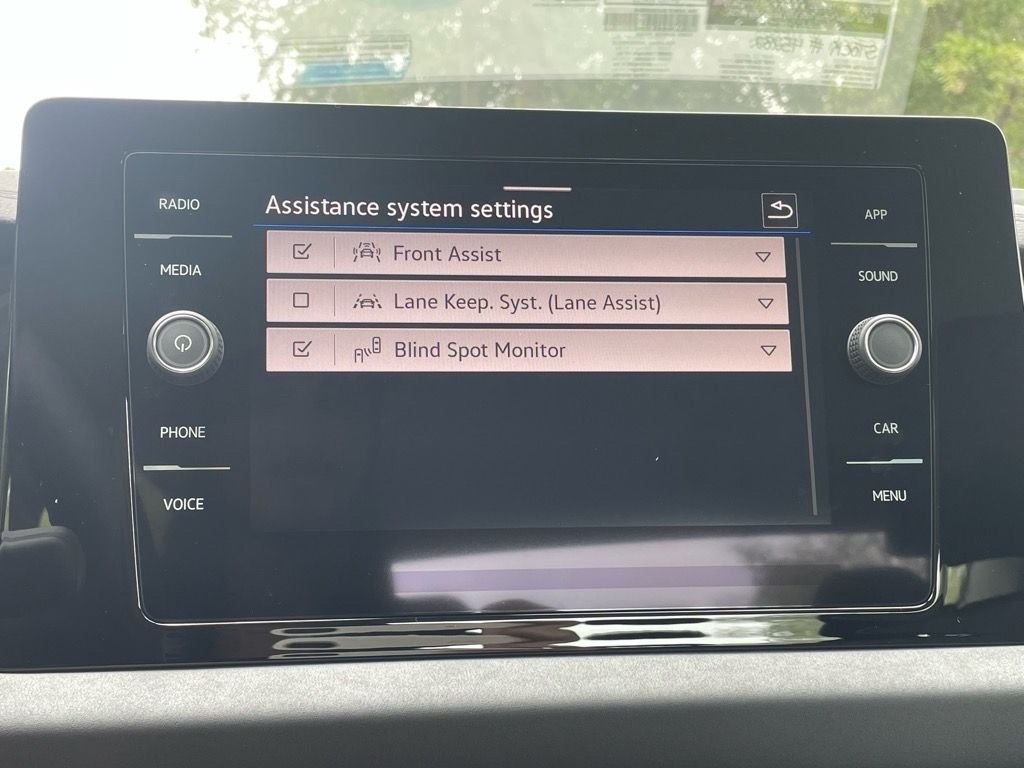 2025 Volkswagen Jetta SE - Photo 13