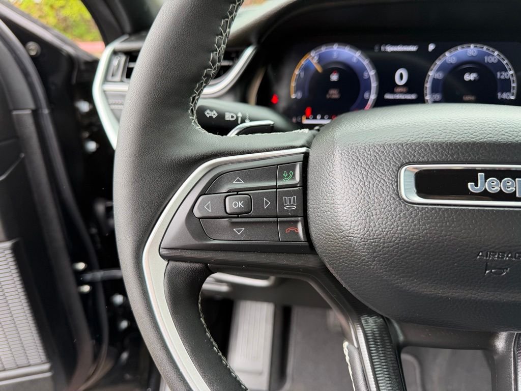 Used 2025 Black Jeep Altitude X image 16