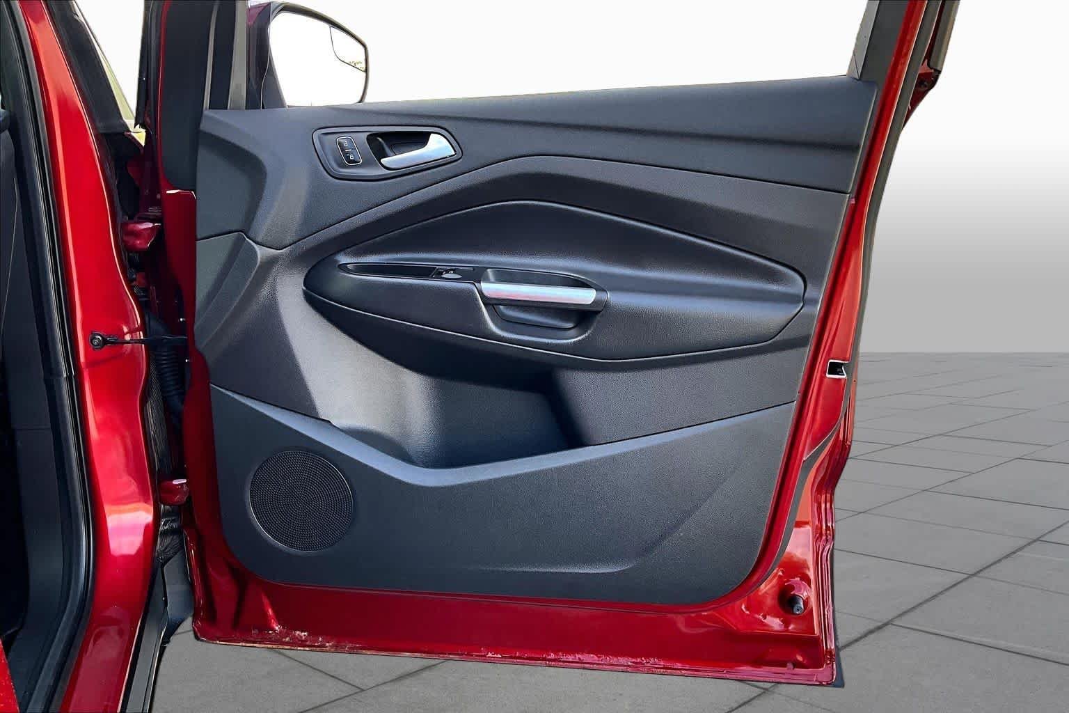 Used 2018 Ruby Red Metallic Tinted Clearcoat Ford Titanium image 23
