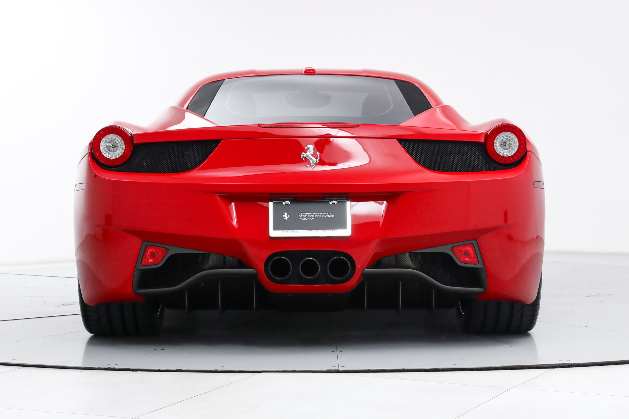 Used 2015 Red Ferrari  image 8