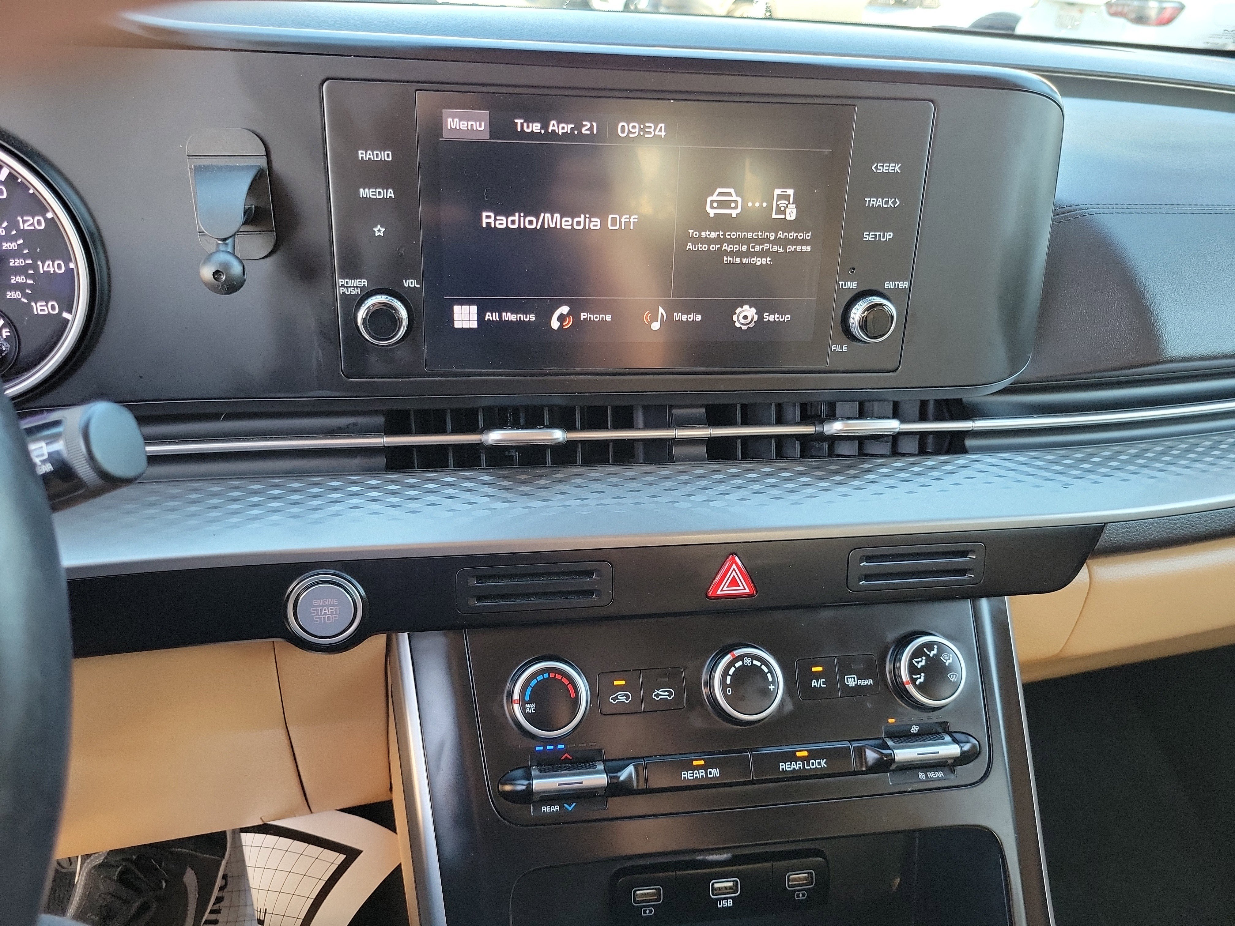 2024 Kia Carnival LX Seat Pkg - Photo 11