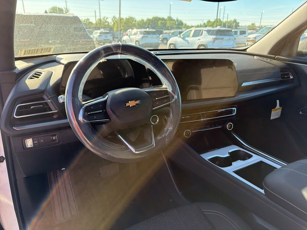 New 2026 Summit White Chevrolet LT image 23