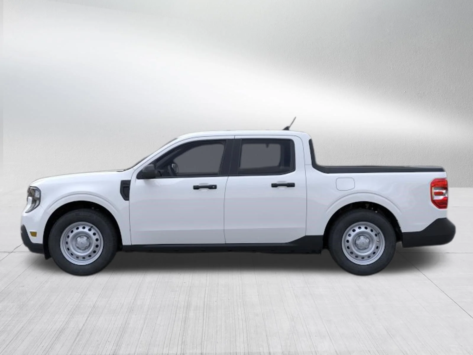 New 2026 Oxford White Ford XL image 3